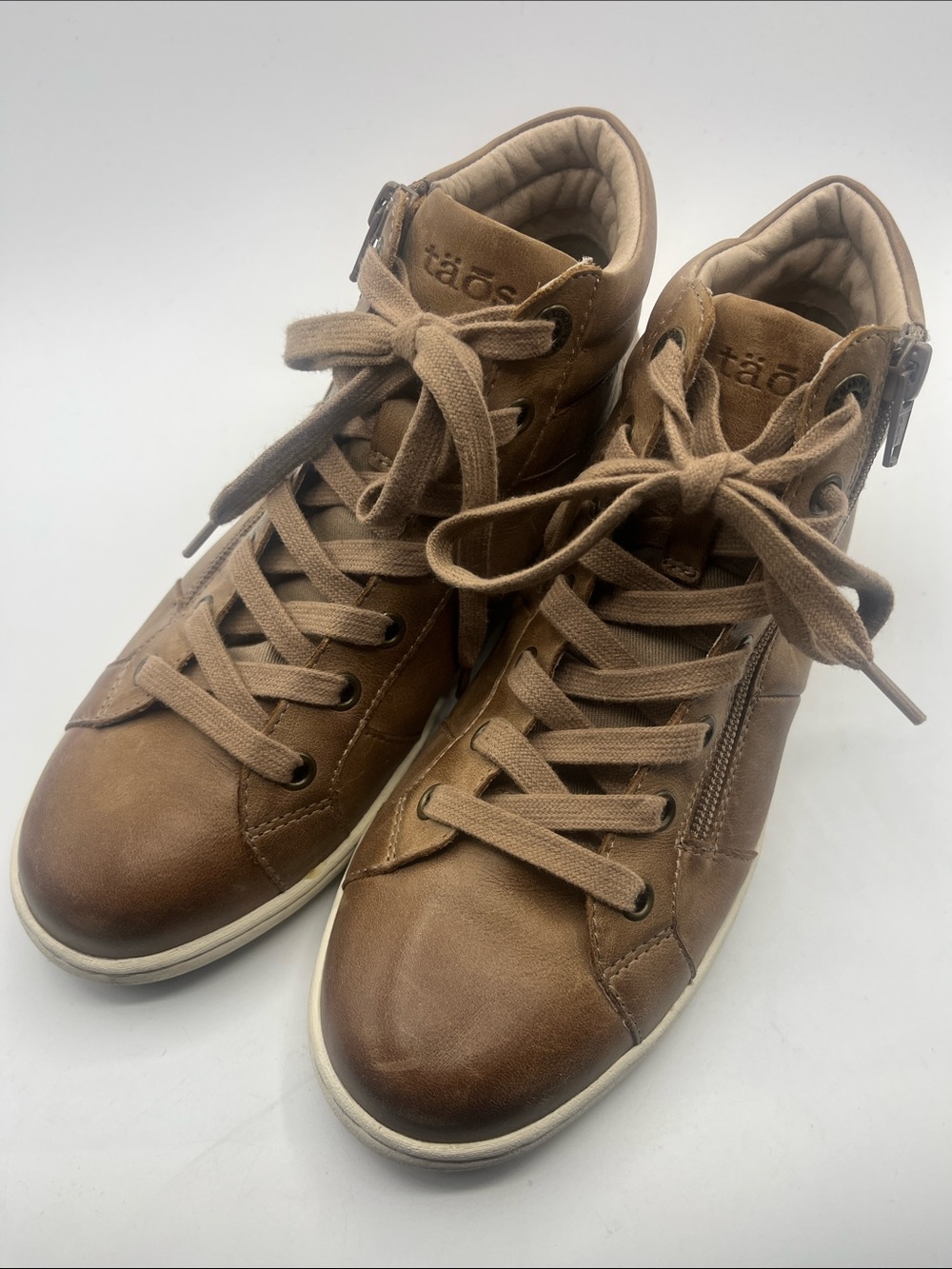 Taos Footwear Women's Brown Leather High-Top Sneakers